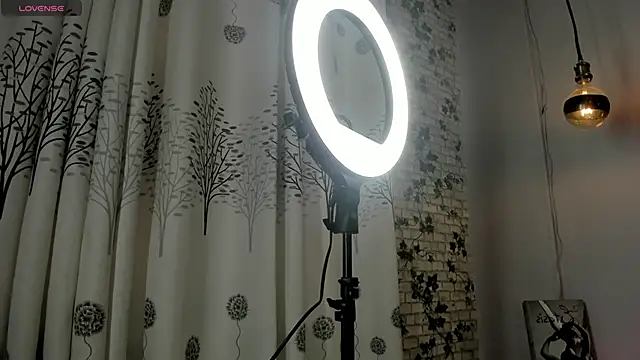 sharoncute1 online show from September 29, 2025, 9:52 pm