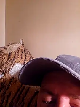 HeteroHotGuy1 online show from October 5, 2025, 12:42 am