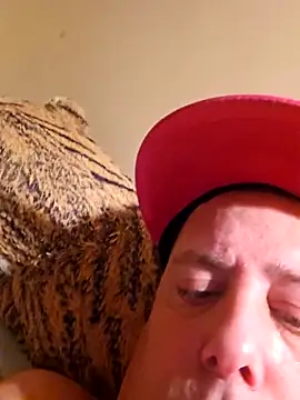 HeteroHotGuy1 online show from November 1, 2025, 8:22 pm