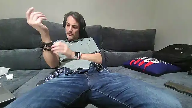 basquehotboy online show from January 12, 2025, 10:12 pm