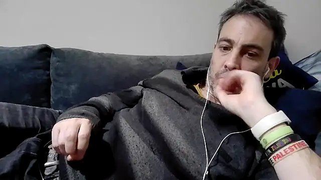 basquehotboy online show from February 1, 2025, 11:27 pm