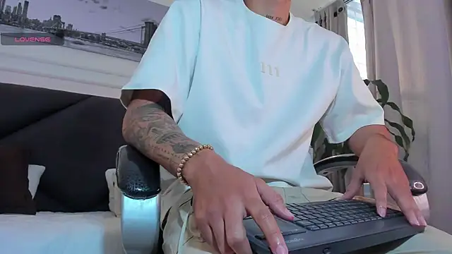 Damian23   online show from April 14, 2026, 12:44 pm