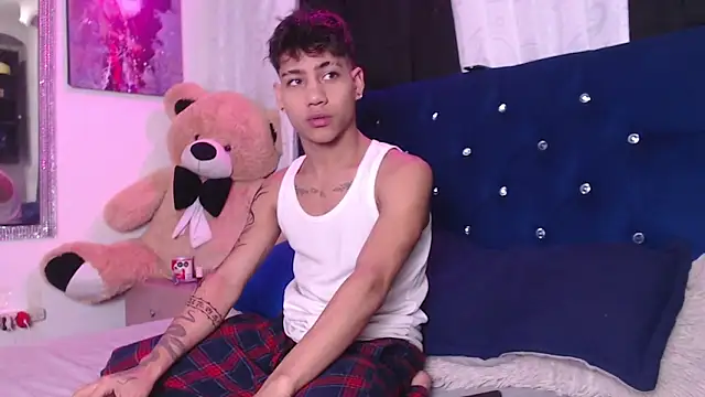 Sexys Boys Hot1 online show from September 21, 2025, 1:18 am