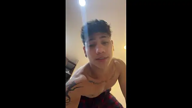 Sexys Boys Hot1 online show from March 17, 2026, 1:10 am