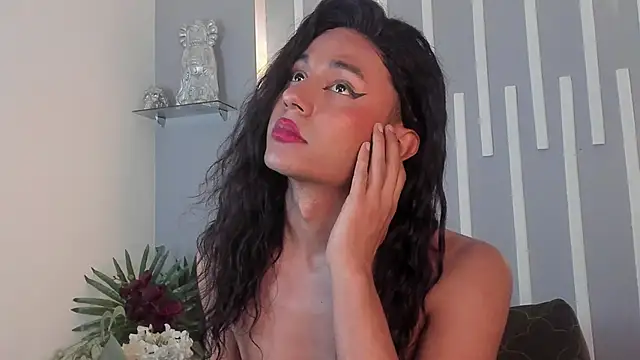 Snapshot of Sabrina_Rosse__ chatting on January 9, 2025, 9:37 am Sabrina Rosse   online show from January 9, 2025, 9:37 am