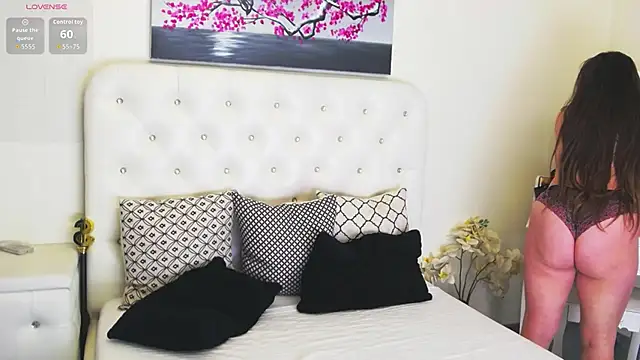 Ysabell01 online show from December 3, 2025, 5:26 am