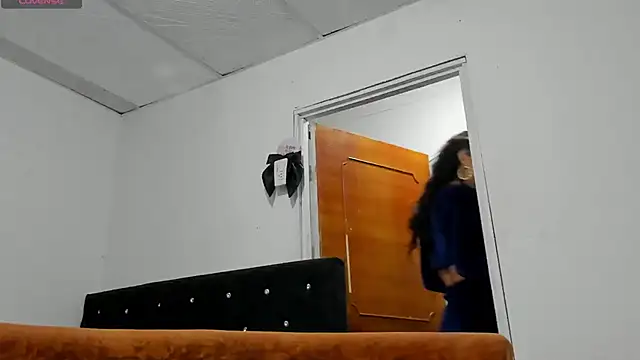 chloe evanx  online show from December 21, 2024, 12:59 pm