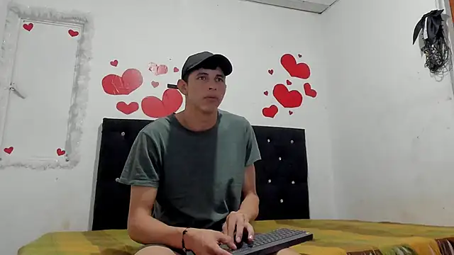 chloe evanx  online show from March 17, 2025, 7:15 pm