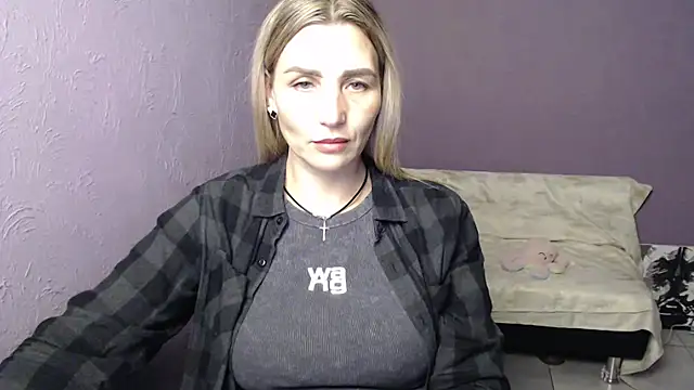  sexy lady online show from November 1, 2025, 1:35 pm