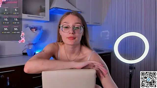 LivyyBossom online show from March 13, 2025, 7:39 pm