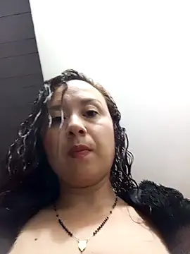 Snapshot of RenataSexy_ chatting on January 28, 2025, 3:57 am RenataSexy online show from January 28, 2025, 3:57 am