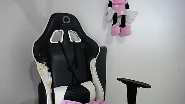 bulma milk online show from October 15, 2025, 3:06 am