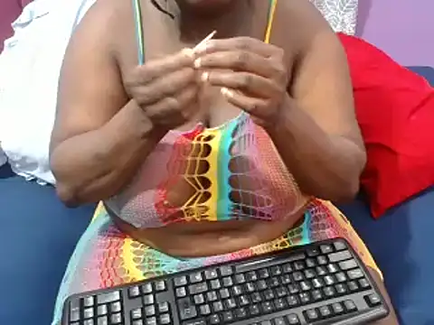 DARKGIANTMELANIN online show from March 12, 2025, 5:28 pm