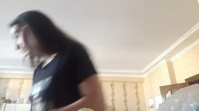 AlejandraDelaney online show from November 3, 2025, 12:39 pm