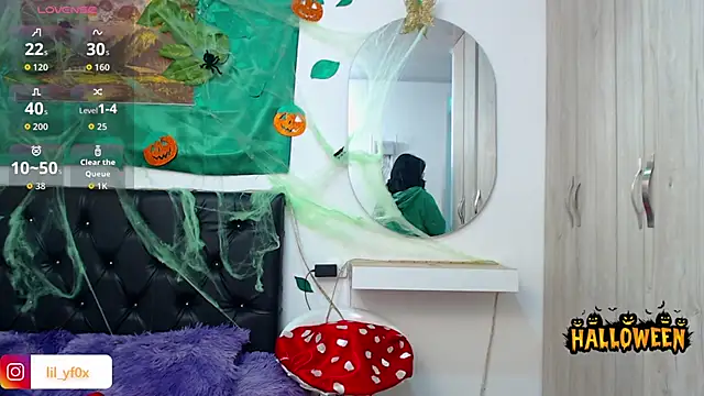 lily f00x online show from October 13, 2025, 12:38 pm