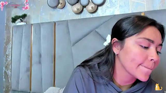 KimDevinne online show from February 25, 2026, 2:54 am