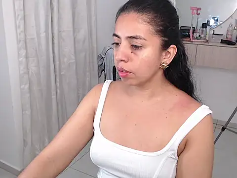 anngela01 online show from March 24, 2026, 3:44 am