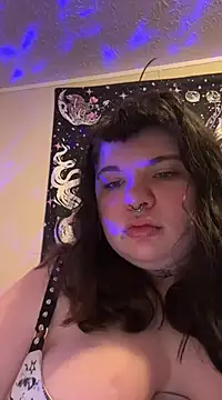 juicygoth909 online show from February 15, 2025, 7:27 am