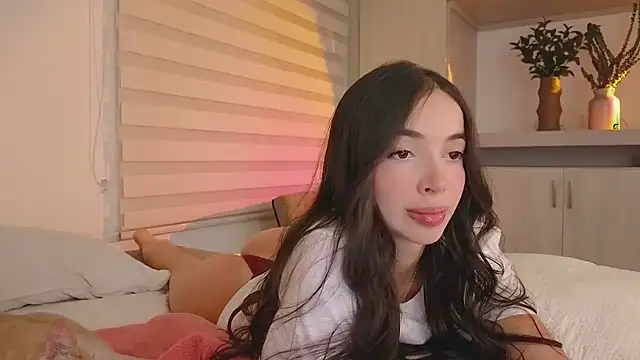 Siny Moore online show from February 24, 2025, 11:30 pm