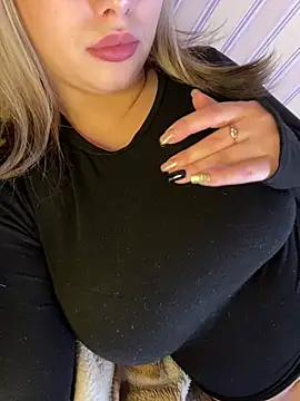 69Laura696 online show from December 19, 2024, 12:01 pm