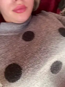 69Laura696 online show from February 18, 2025, 2:06 pm