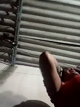 yovana13 online show from February 26, 2026, 1:04 am