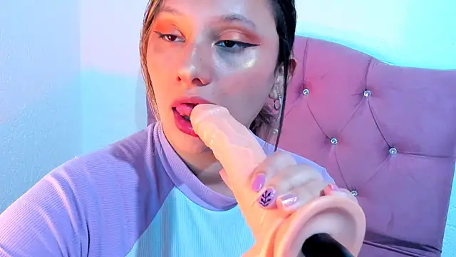 Snapshot of Mila_nixon02 chatting on February 22, 2025, 4:40 pm Mila nixon02 online show from February 22, 2025, 4:40 pm