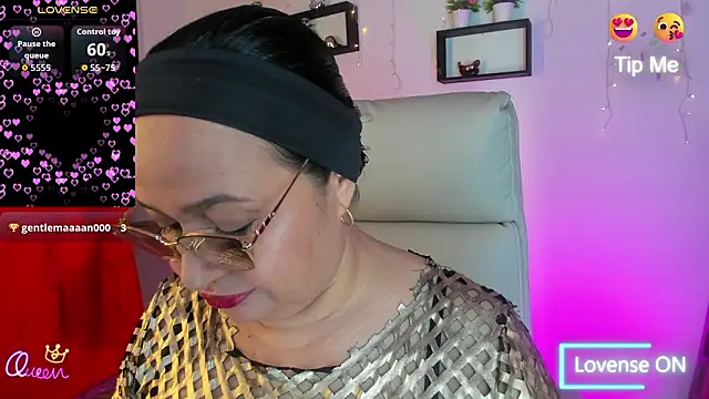 Gia Nahomi online show from February 15, 2026, 9:22 pm