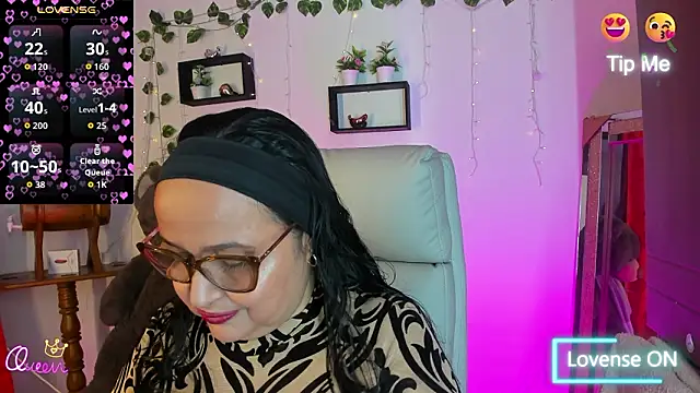 Gia Nahomi online show from February 19, 2026, 11:01 pm