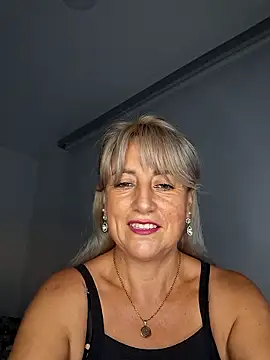 almaluna7 online show from February 7, 2026, 11:52 pm