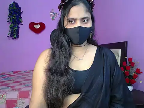 Hot Maleka online show from May 13, 2026, 4:48 pm