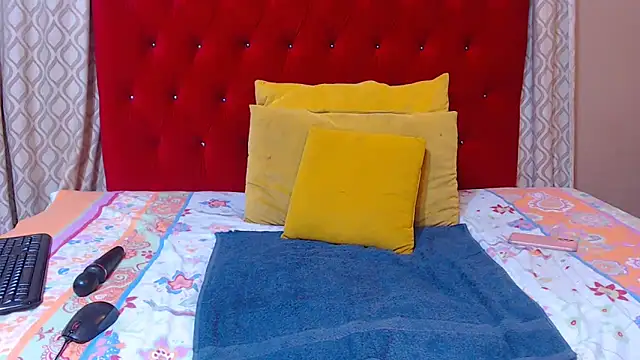 Snapshot of sexychocolatbox10 chatting on October 21, 2025, 5:08 am sexychocolatbox10 online show from October 21, 2025, 5:08 am