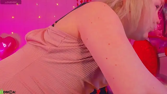 Snapshot of Sara_Robinson chatting on February 14, 2026, 3:03 am Sara Robinson online show from February 14, 2026, 3:03 am