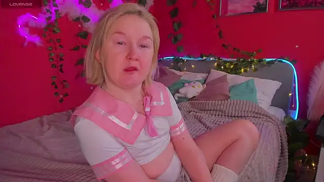 Snapshot of Sara_Robinson chatting on March 9, 2026, 2:59 am Sara Robinson online show from March 9, 2026, 2:59 am