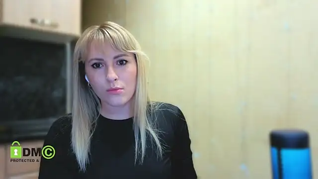 Snapshot of Smoorodinkaa chatting on May 12, 2026, 7:44 pm Smoorodinkaa online show from May 12, 2026, 7:44 pm