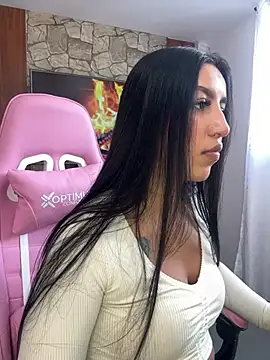 Tamara Roberts1 online show from January 15, 2025, 9:20 pm