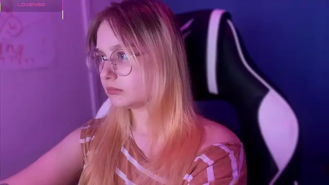 JacyWinslat online show from March 13, 2025, 9:48 pm