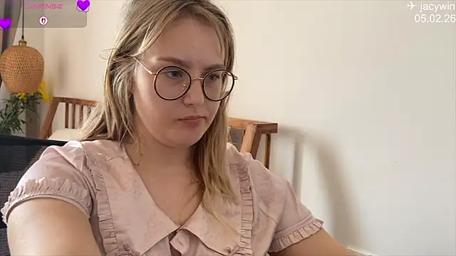 JacyWinslat online show from February 6, 2026, 6:40 am