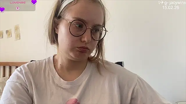 JacyWinslat online show from February 15, 2026, 7:05 am