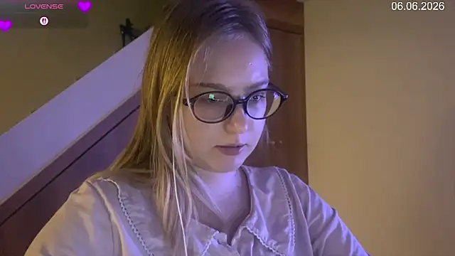 Snapshot of JacyWinslat chatting on June 6, 2026, 3:28 pm JacyWinslat online show from June 6, 2026, 3:28 pm