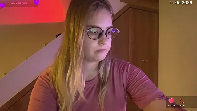 Snapshot of JacyWinslat chatting on June 11, 2026, 9:35 pm JacyWinslat online show from June 11, 2026, 9:35 pm