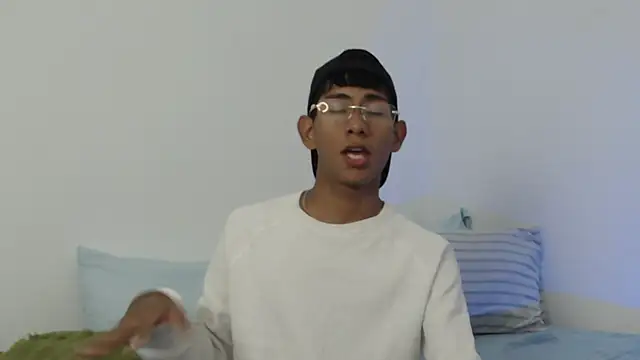 Nick Collins18 online show from October 29, 2025, 8:32 pm