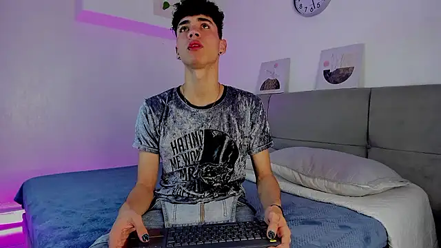 NeoRaptis online show from December 2, 2024, 7:49 pm