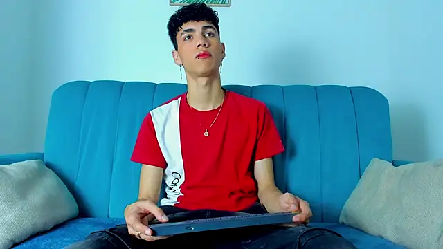 NeoRaptis online show from March 3, 2025, 8:21 pm