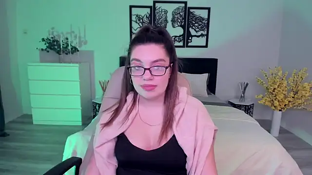 DaniellaLovely online show from December 7, 2024, 2:35 pm