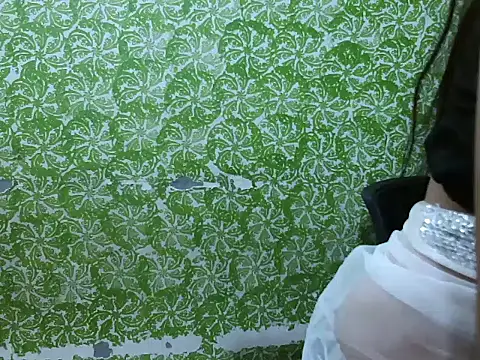 Snapshot of cutie-pie8 chatting on September 18, 2025, 6:43 pm cutie-pie8 online show from September 18, 2025, 6:43 pm