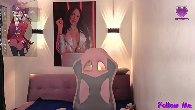 Snapshot of vittorialombardi__ chatting on October 19, 2025, 8:15 am vittorialombardi   online show from October 19, 2025, 8:15 am