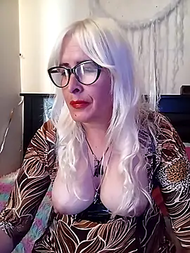 Rousmk1 online show from October 11, 2025, 6:39 pm