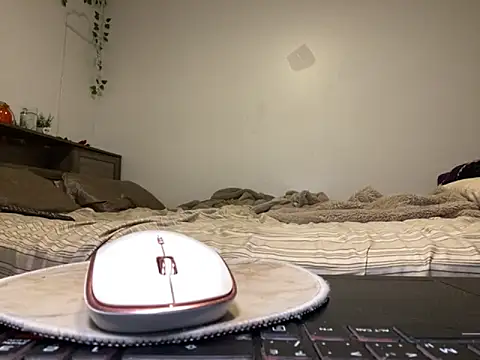 Kittyymaze1 online show from October 6, 2025, 12:02 pm