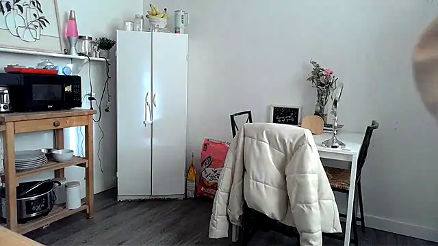 Kittyymaze1 online show from February 26, 2026, 1:10 pm